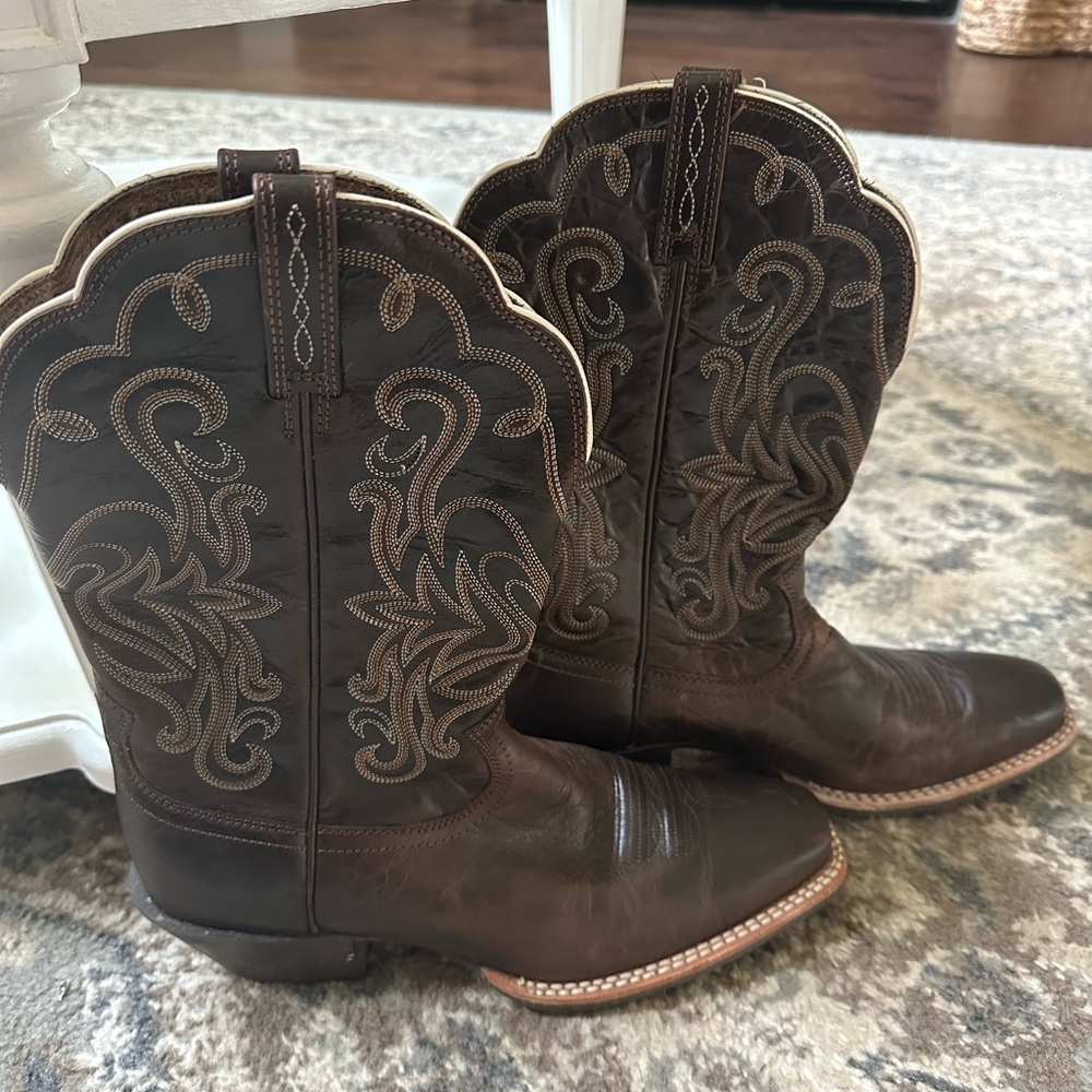 Women’s Ariat Heritage Cowboy Boots